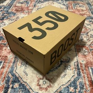 Yeezy Boost 350 V2 “Carbon”